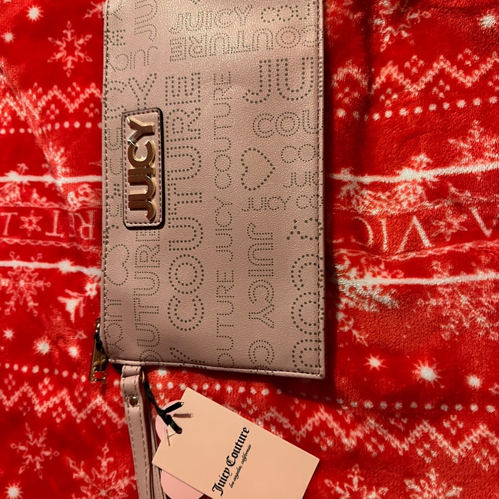 Brand new pink juicy wallet never used had tags and everything!!